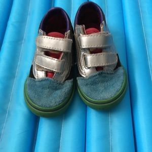 Toddler size 7 captain America Vans